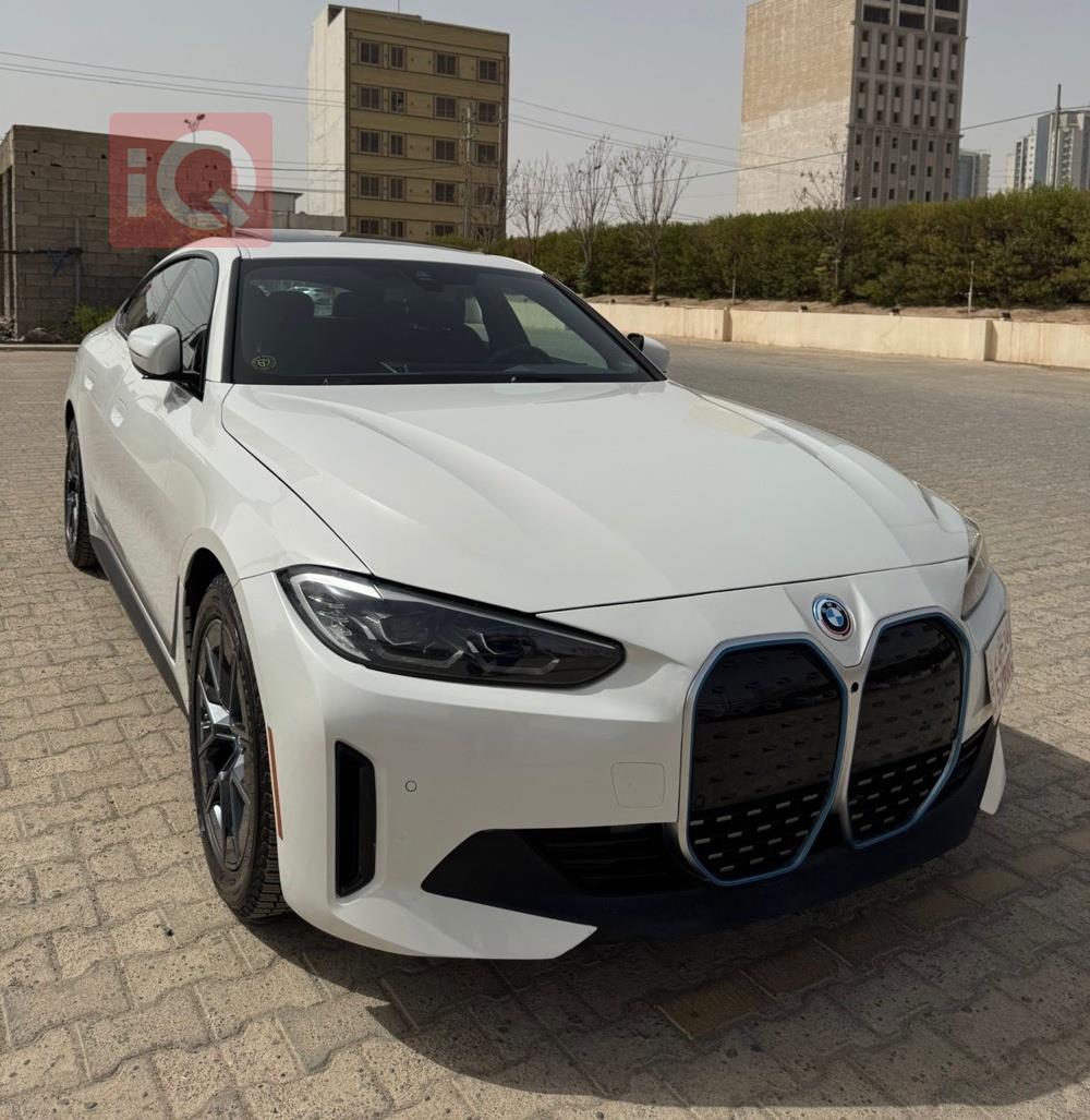 BMW i4